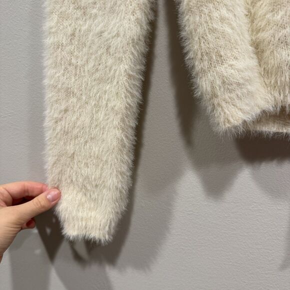 Lush Sweater Soft Eyelash Knit White Cream Crop Long Sleeve Soft Women sz Small - Picture 2 of 5